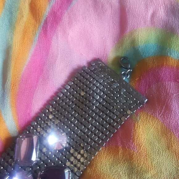 Metal mesh and purple Jewel statement bracelet - Picture 4 of 5